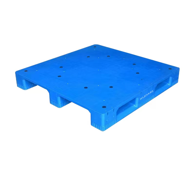 What are the sizes of plastic pallet?