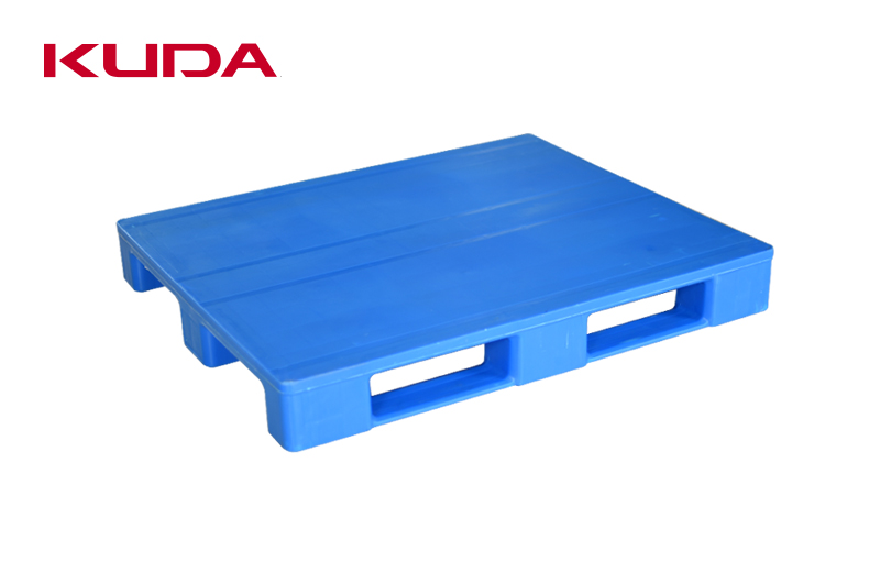 Flexibility of plastic pallets