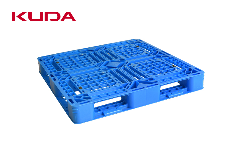 What is a European standard plastic pallet